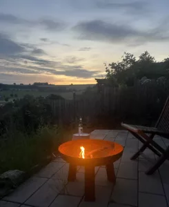 Grillen, Lagerfeuer und lange Abende draußen – ihr entscheidet, was eure Zeit braucht.